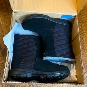 Columbia Women’s Ice Maiden Slip III boot. Size 7. Brand new in box, never worn.